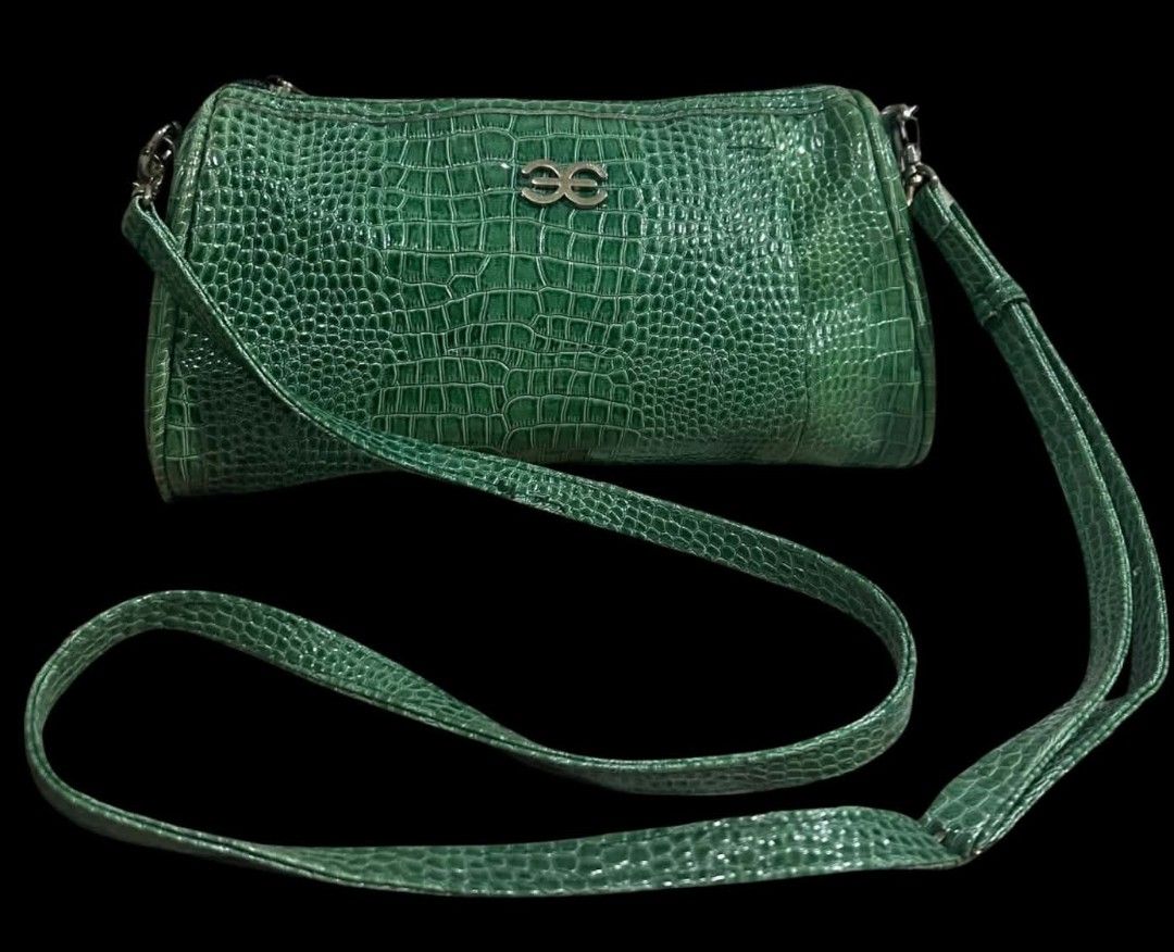 ESQUIRE SLING BAG CROCO PATTERN (Category: Cross-body Bags) located in Cavite. Submitted by jp477 (Listing ID 1443577850, Image 1). Description: FROM JAPAN SURPLUS- PRELOVED ESQUIRE SLING BAG CROCO PATTERN GOOD CONDITION SLIGHT SIGNS OF USAGE SRP 900.