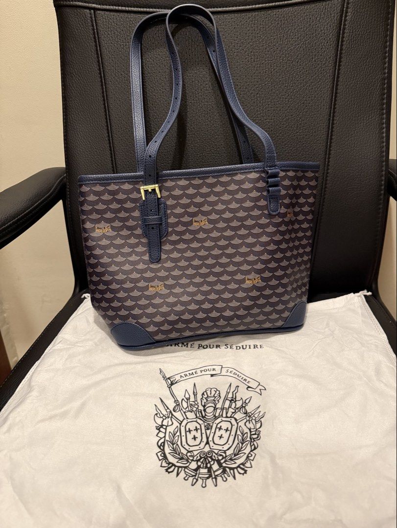 Faure Le Page (FLP) Blue Daily Battle 27 Bag (Category: Luxury Bags & Wallets) located in Manila. Submitted by cldluxefinds (Listing ID 1391455370, Image 1). Description: - 100% original - No issue, like new - Inclusion: Dust bag only WIDTH: 27 cm / 10.2 in HEIGHT: 23 cm / 9 in DEPTH: 13 cm / 5 in.