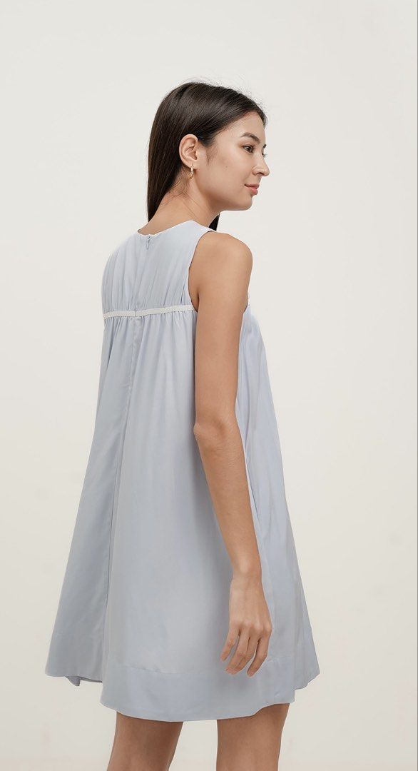 Fayth Sz L Harmony Bow Swing Dress [baby pastel blue, tencel material] (Category: Dresses) located in Singapore. Submitted by expiredtales31 (Listing ID 1443598625, Image 2). Description: Colour true to model pic ~ dress has pockets! Worn less than 3 times, no defects Mailing only. Add $2.50 for tracked mail No caroupay, no meetups, no trades.