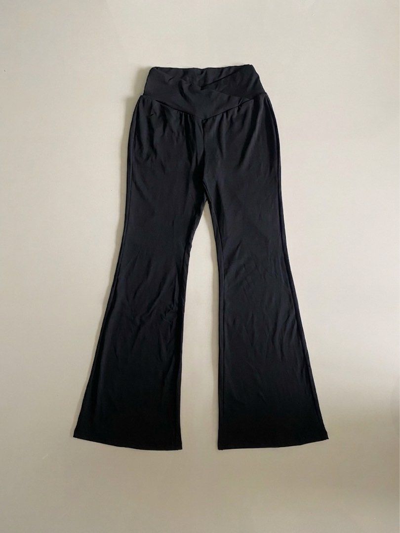 Flare Pants High waisted XS - S (Category: Other Bottoms) located in Muntinlupa City. Submitted by thebzashop (Listing ID 1443561130, Image 2). Description: 🚚 MOD (Mode of Delivery): • J&T (Nationwide) • Lalamove (COD available) • Self pick-up • Self-book • Meet-ups (ATC Alabang / Festival Mall – selected only) 📌 Notes: • Not responsible for courier delays • Please double-check your shipping details 💰 Shipping Fee: Shouldered by buyer (based o