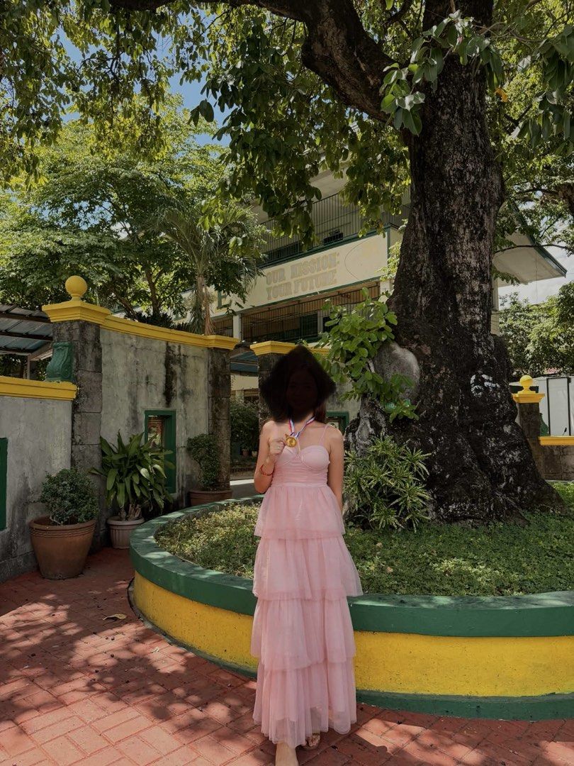 FOR RENT: PINK LAYERED DRESS (Category: Dresses) located in Quezon City. Submitted by chimpaw (Listing ID 1443625734, Image 1). Description: Rent: 400 Deposit: 500 3 days rent ( pick up, event, and return) Size: Small Loc: Quezon City.