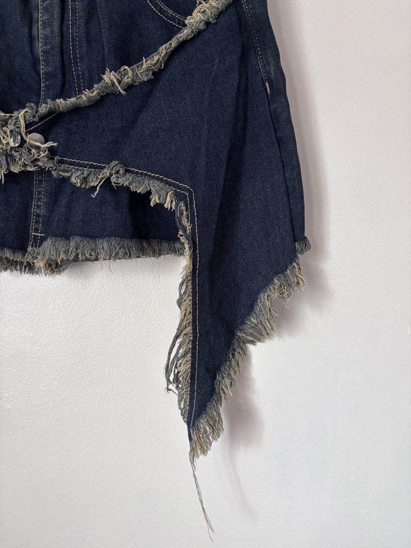 Fringed Denim Skirt (Category: Skirts) located in Taguig. Submitted by _esse (Listing ID 1443541584, Image 3). Description: Waist 32” Length 12” .