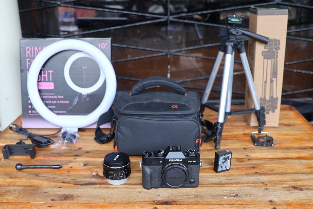 Fujifilm X-T20 Mirrorless Camera Pre-owned (Category: Cameras) located in Manila. Submitted by lenascamera (Listing ID 1443506894, Image 2). Description: NOTE: Sa dami po ng message na natatangap ko, naka hold napo ang Mga message hindi napo ako makapag reply pero na babasa ko kaya hanggat maari mag direct na kayo sa page ko sa facebook Lena’s camera para makareply ako agad salamat. Fujifilm X-T20 Mirrorless Camera Pre-owned Price: ₱38,500 Color: