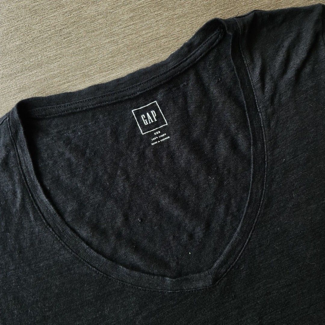 Gap wide neck linen black slub tee (Category: Tshirts & Polo Shirts ) located in Tarlac. Submitted by ruggedoutline (Listing ID 1443594942, Image 2). Description: (shipping included).