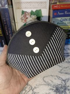 (Category: ) located in . Submitted by elevens_online_thrift_shop (Listing ID 1443604141, Image 1). Description: .
