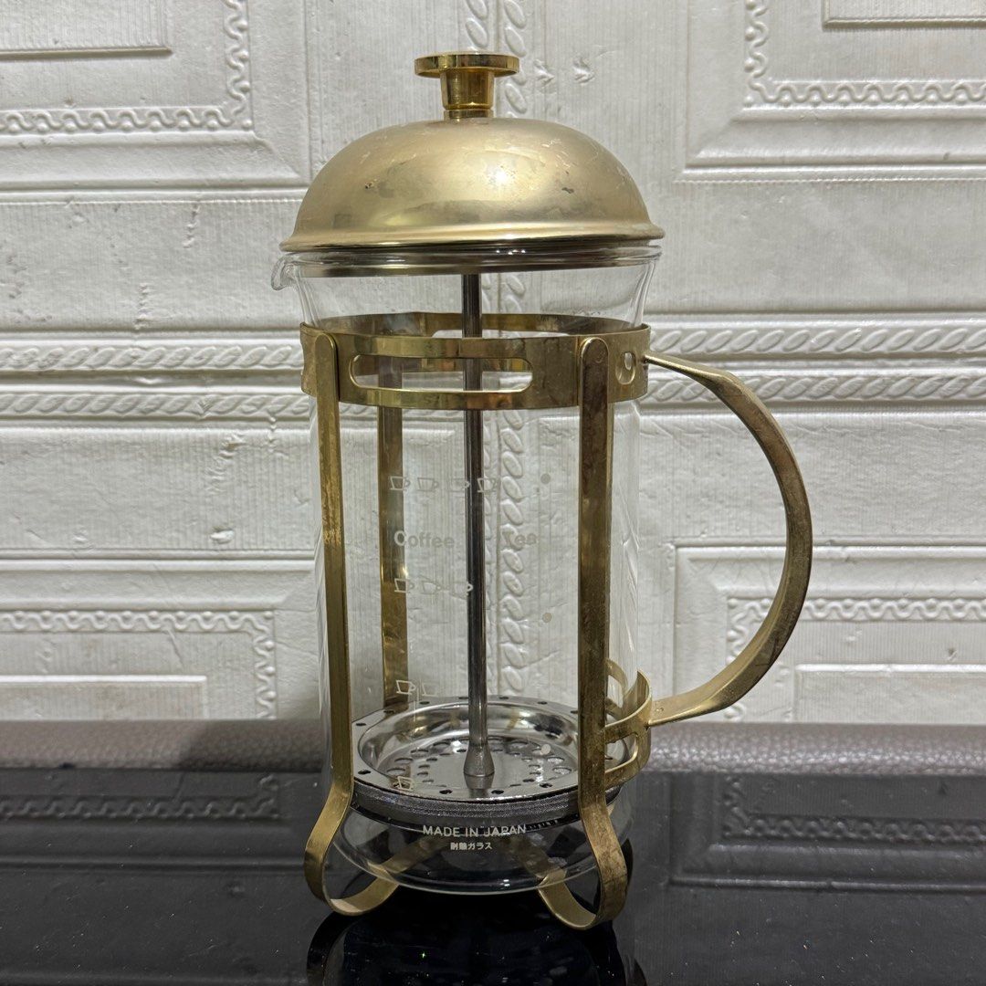 Gold french press coffee tea maker (Category: Coffee & Tea Tableware) located in Rizal. Submitted by houseofbell (Listing ID 1443677124, Image 1). Description: .