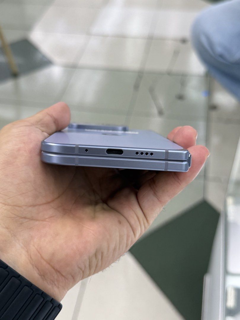 Google Pixel 10 Pro Fold 256GB Openline japan variant 99%smooth No issues (Category: Other Gadgets) located in San Juan City. Submitted by saabangadgetshop (Listing ID 1443519388, Image 3). Description: Onhand | Pre-owned Google Pixel 10 Pro Fold 256GB OPENLINE Japan Variant NO HIDDEN ISSUES NO HISTORY OF REPAIR 99%Smooth TEST TO SAWA RESET ALL YOU WANT TEST ALL YOU WANT NOT REFURBISHED AUTHENTIC PHONE ALL WORKING (FREE 3UTOOLS) iPhones iPads onl