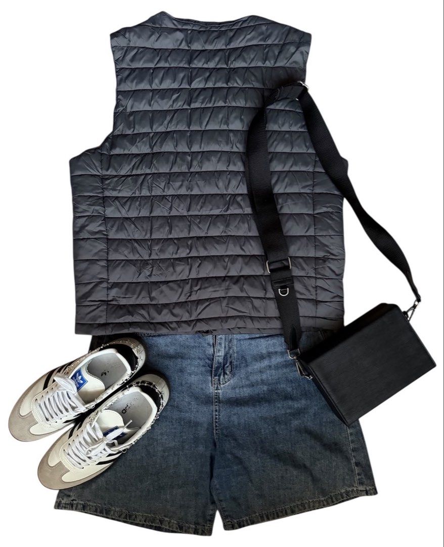 Gray Puffer Vest (Category: Tshirts & Polo Shirts ) located in Manila. Submitted by its.mickey (Listing ID 1443686204, Image 3). Description: Puffer vest V-Neck Width: 21 Length: 24 .