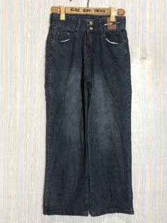 (Category: ) located in . Submitted by rdthriftshub (Listing ID 1443536656, Image 1). Description: .