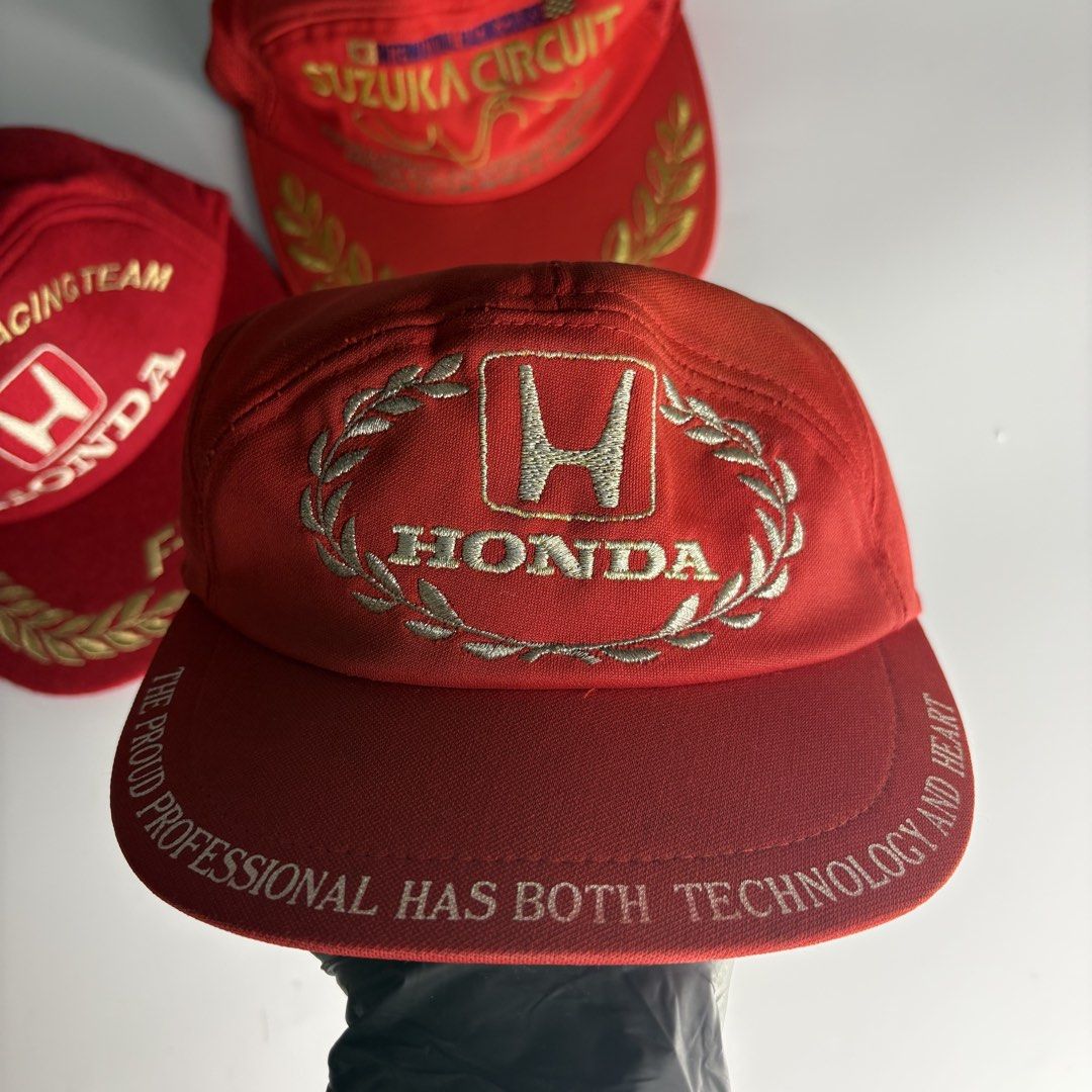 Honda Vintage Racing Caps (Category: Caps & Hats) located in Butuan. Submitted by ragscurations (Listing ID 1443631798, Image 2). Description: Bundle for 3 Or best offer Good to excellent condition No major flaws Collectible caps Rare to find.