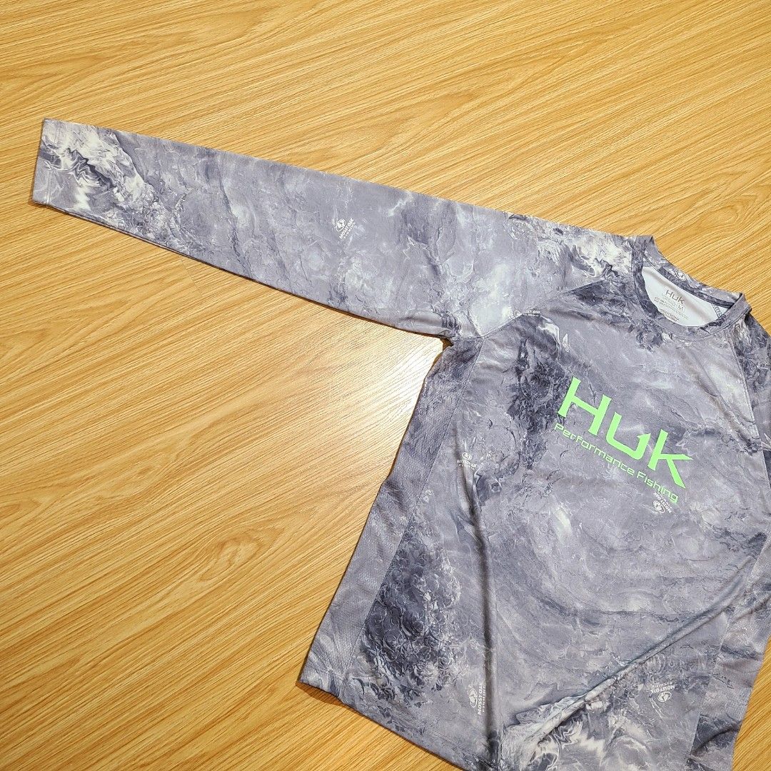 Huk Performance Fishing Long Sleeve Shirt Mossy Oak Camo (Category: Activewear) located in Quezon City. Submitted by mofinds.ph (Listing ID 1443628651, Image 3). Description: BRAND NEW! Size: Medium Dimes: 22x28 MOP: BPI DELIVER: LALAMOVE OR J&T MEETUP/PICKUP: Victoria Tower D, Mother Ignacia Ave., Brgy. Paligsahan, Diliman, Quezon City.