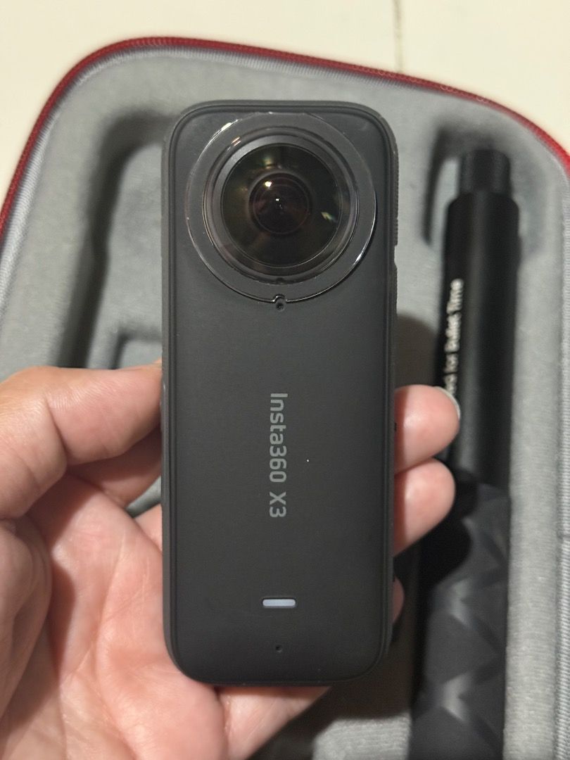 INSTA 360 X3 (Category: Cameras) located in Taguig. Submitted by nday26 (Listing ID 1443645742, Image 2). Description: Memory card not included With extra battery.