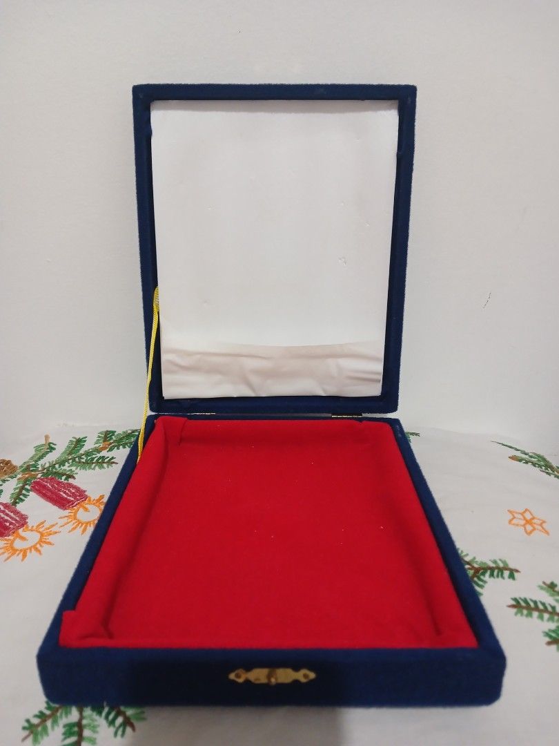 Jewelry Box/Display from Japan (Category: Storage Boxes & Baskets) located in Pasig City. Submitted by moreonwatches (Listing ID 1443649975, Image 2). Description: Perfect for display cases Japan-Sourced Cloth material.