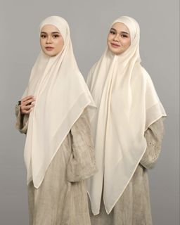 (Kategori: ) berada di . Dikirim oleh declutterby_sya (ID iklan 1443699350, Gambar 1). Deskripsi: .
