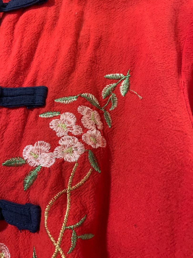 Kids Chinese Costume (Category: Babies & Kids Fashion) located in Quezon City. Submitted by declutter_with_ericka (Listing ID 1443514031, Image 3). Description: • Slightly used • loose stitching (see photo) • Suits well for kids ages 4-7 y/o • Item will be shipped from Katipunan area in Quezon City.