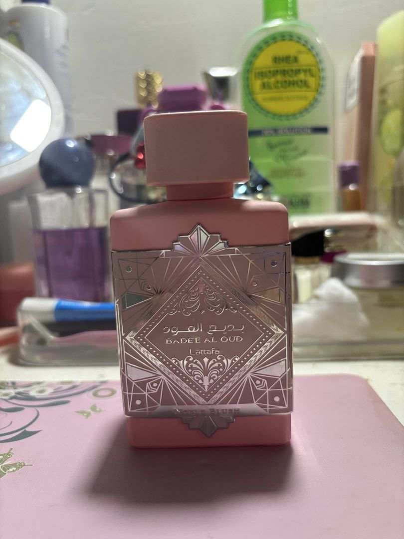 Lattafa Bade'e Al Oud Noble Blush Eau de Parfum (Category: Fragrance & Deodorants) located in Cabadbaran. Submitted by manualrj2491753 (Listing ID 1443641944, Image 1). Description: - Lattafa Bade'e Al Oud Noble Blush Eau de Parfum - Natural Spray Vaporisateur - 60 ml / 100 ml - Made in U.A.E. - Features a stylish pink bottle with silver detailing - Highly praised for its great scent - RFS: not into sweet, vanilla scents anymore.