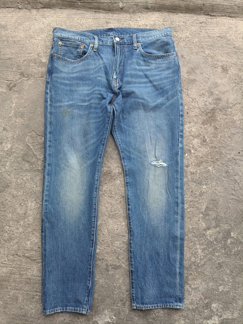 Levis 512 premium tattered big E selvegde jeans (Category: Jeans) located in Muntinlupa City. Submitted by kamiseta01 (Listing ID 1443618315, Image 2). Description: authentic levis premium big E tattered jeans selvegde size 36 stretch slim tappered fit.