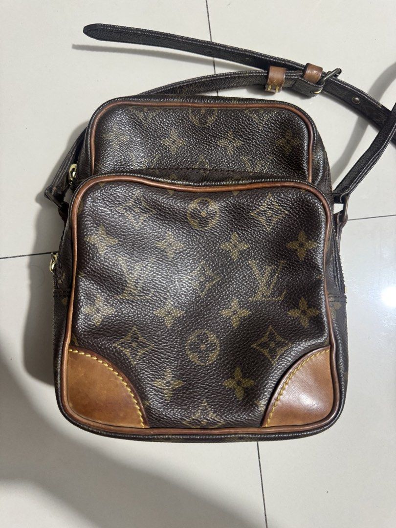 Louis Vuitton Amazon Crossbody / Sling bag (Category: Luxury Bags & Wallets) located in Quezon City. Submitted by dosen_thrift.ph (Listing ID 1443607751, Image 2). Description: NO ISSUE SIGN OF USAGE ONLY RANK AB CAN DO MEET UP / LALAMOVE / SHIPMENT.