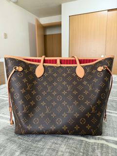 (Category: ) located in . Submitted by luxuresbagsandaccessories (Listing ID 1443518447, Image 1). Description: .