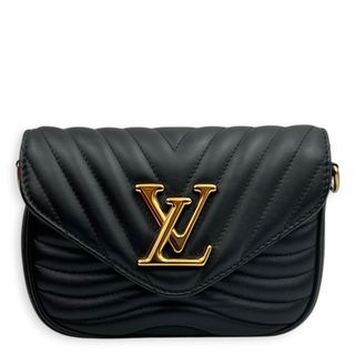 (Category: ) located in . Submitted by carousellluxury (Listing ID 1443578357, Image 1). Description: .