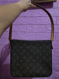 (Category: ) located in . Submitted by mahthriftshop (Listing ID 1443607559, Image 1). Description: .