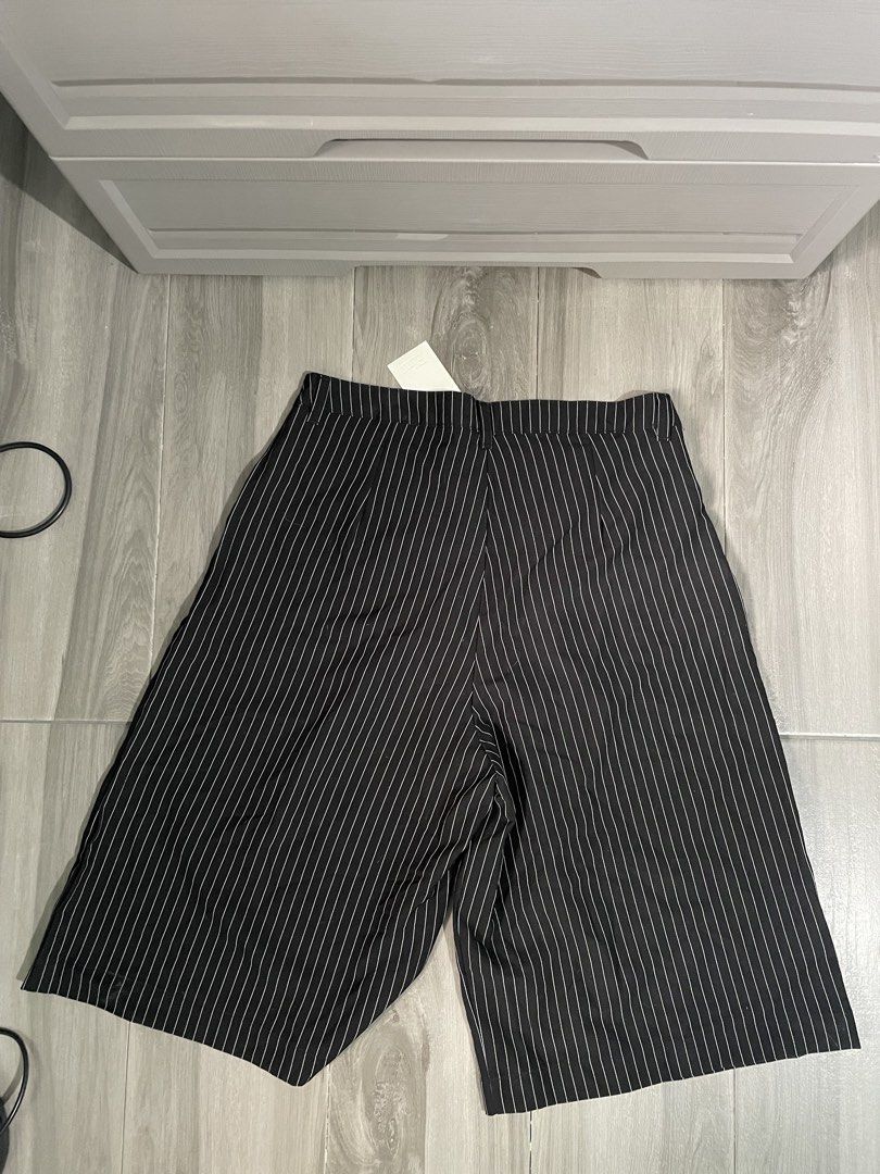 Made in Manila pinstripes jorts (Category: Shorts) located in Manila. Submitted by _jerome (Listing ID 1443531158, Image 2). Description: Made in manila jorts pinstripes (L) Waist: 34 Length: 25.5 .