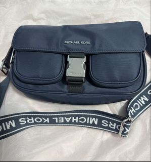 (Category: ) located in . Submitted by shopwithyv (Listing ID 1443600244, Image 1). Description: .