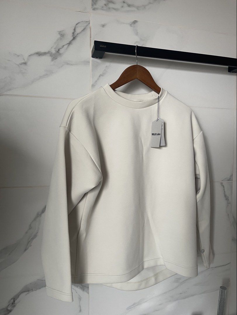 MUJI Double Sweatshirt Pullover Unisex Ivory - S (Category: Longsleeves) located in Angeles City. Submitted by svrn_declutter (Listing ID 1443526676, Image 1). Description: Muji Doubleknitted Sweatshirt Pullover in Ivory - never used, bought from Muji Shangrila - still has its tag, unisex - Chest: 80-88cm | Height: 160-168cm - rfs: bought as an extra.
