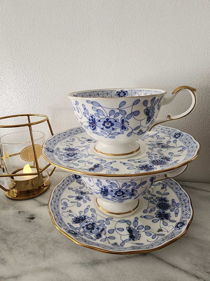 Narumi Milano Cups and saucers (Category: Coffee & Tea Tableware) located in Makati City. Submitted by amine_antiguo (Listing ID 1443499384, Image 2). Description: Narumi Milano Cups and saucers Vgc 750 each.