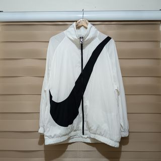 (Category: ) located in . Submitted by rnthriftedwear (Listing ID 1443632787, Image 1). Description: .