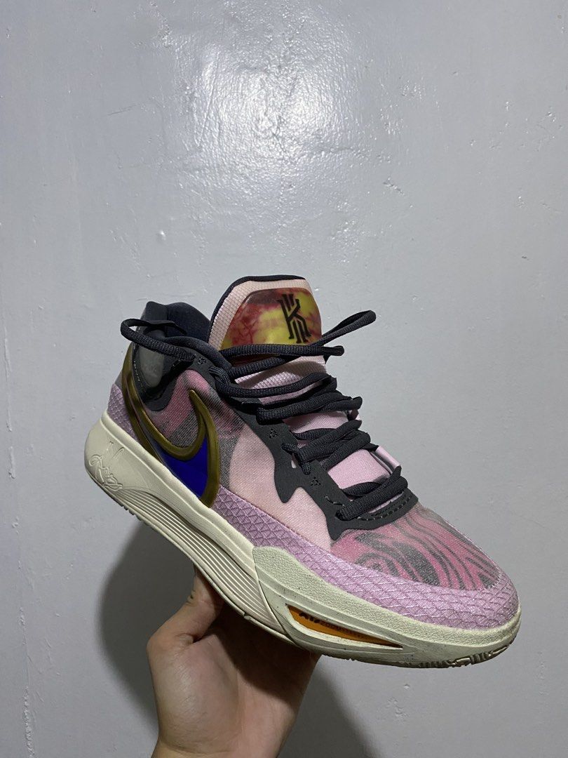 Nike Kyrie 8 All-Star (Category: Sneakers) located in Cavite. Submitted by JandyLou (Listing ID 1443511261, Image 1). Description: Carousel Listings Title: Kyrie 8 All-Star Size: US 9.5 / 43 Eur Condition: Like New (Color may vary due to lighting) Price: Php 1,500 Flaws: No Flaws Payment Methods: Payment first via Gcash Delivery Options (shoulder by buyer): Lalamove, Lbc or J&T delivery. NO CANCELLATION 😊.