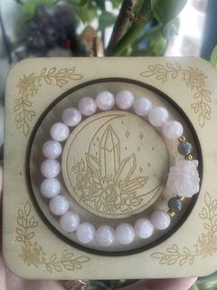 (Category: ) located in . Submitted by auroraamorelunacrystals (Listing ID 1443556321, Image 1). Description: .