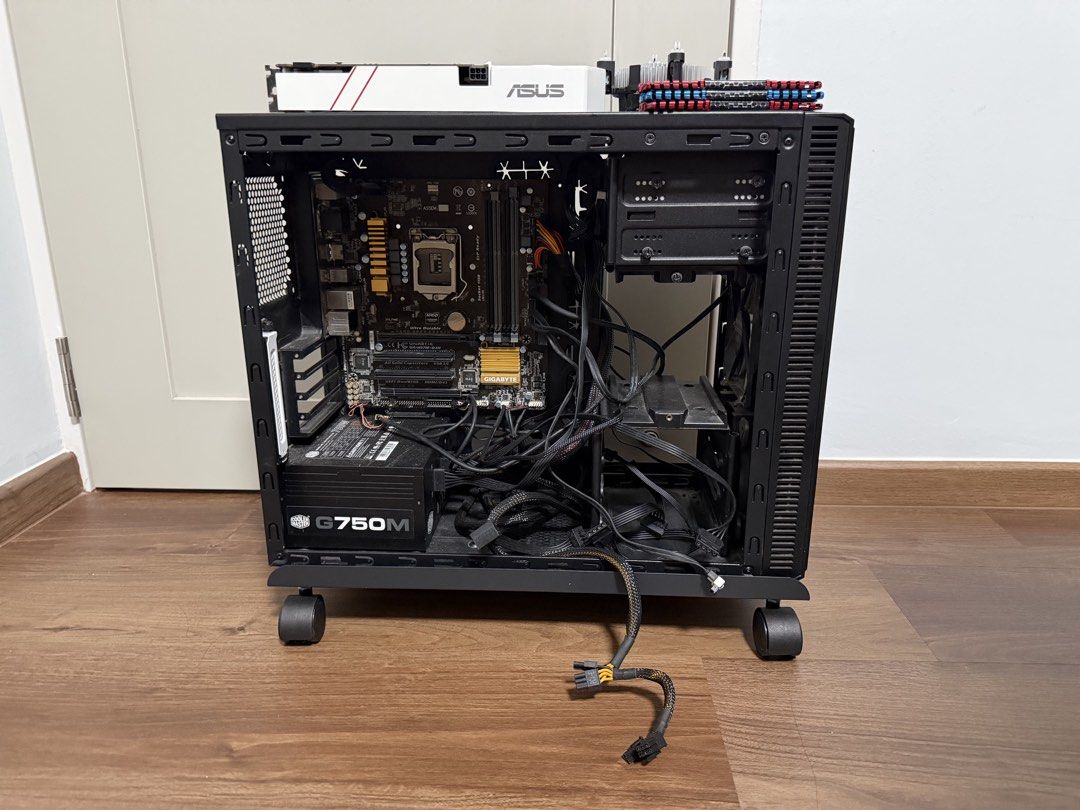 Old Gaming Computer483767063476981760