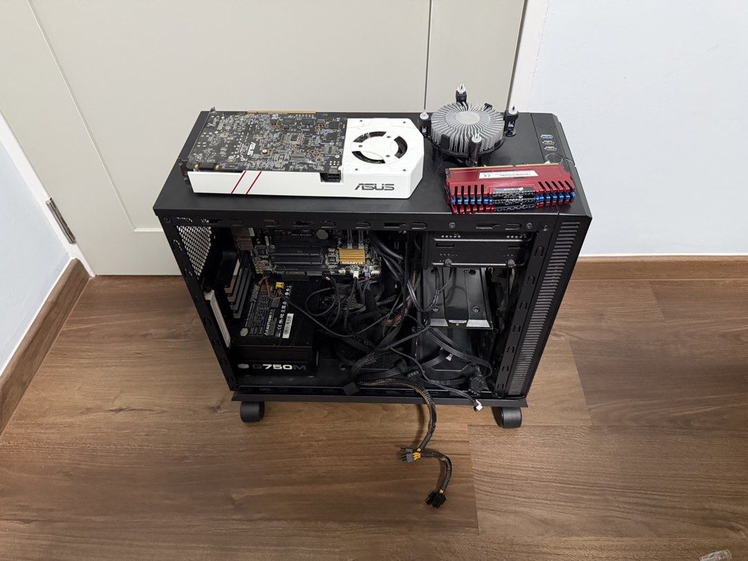 Old Gaming Computer483767063476981761