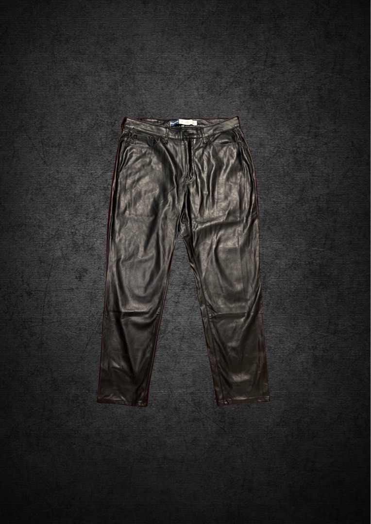 Old navy leather pants (faux leather) (Category: Other Bottoms) located in Paniqui. Submitted by rad_thrifts (Listing ID 1443576973, Image 1). Description: Old Navy Women’s Straight Leather pants: (pinhole, sign of usage) MEASUREMENTS 📐 (inches) Waist: 16.5” x 2 Rise: 11.5” Hips: 21” Outseam:38” Leg hole:6.5” x2 *Color may vary due to lighting If you have any questions or other inquiry feel free to Dm me.