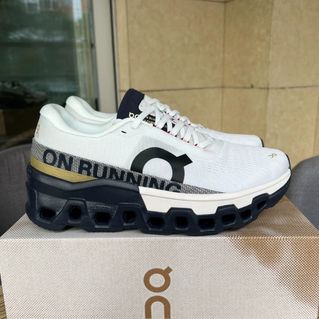 （分類：）位於 。 由 sneakerssssssssssss 提交（商品編號 1443530365，圖片 1）。簡介： 。