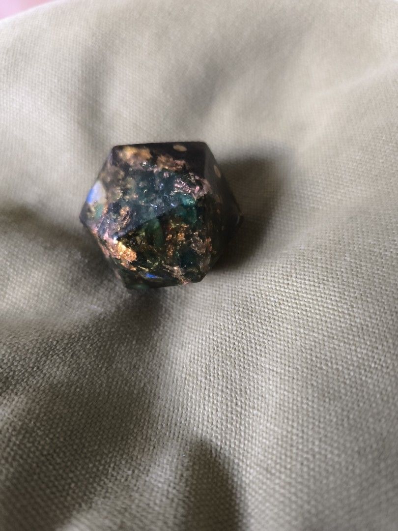 Orgonite (Category: Everything Else) located in Singapore. Submitted by goodstuffs5544 (Listing ID 1443518373, Image 3). Description: - Made of resin. - with Lapis lazuli, Green aventurine with metal shavings..