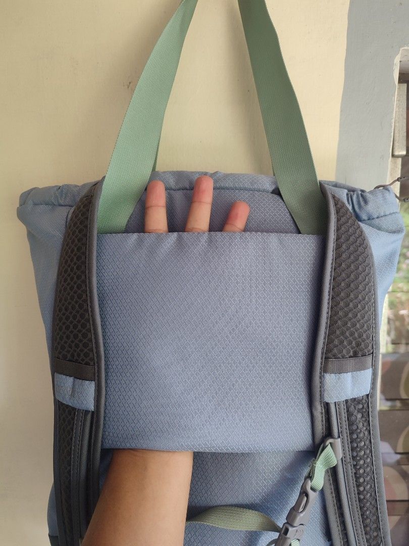 Osprey Backpack (Category: Backpacks) located in Lipa City. Submitted by gudoys_outdoor16 (Listing ID 1443622129, Image 3). Description: - Osprey Backapck - Main compartment with internal pockets - Front zip pocket - Side pockets - Adjustable straps - Ideal for everyday use or travel 1950 + sf Only.