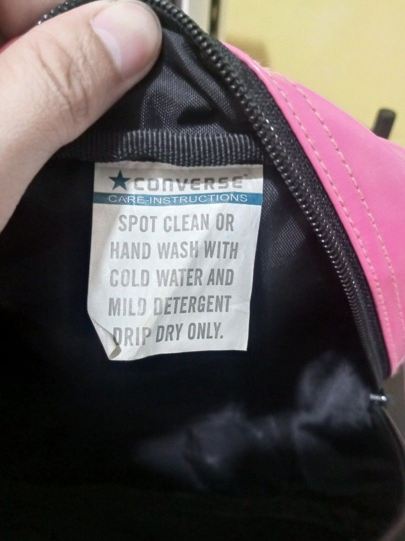 Pink Converse Mini Boston Bag (Category: Tote Bags) located in Malabon City. Submitted by blackscent (Listing ID 1443574796, Image 3). Description: - Adorable pink Converse mini Boston bag - Shiny patent material with crisp white trim and handles As is. Check photos for condition. Shipping fee will be shlouldered by buyer. Meetups in Malabon areas only.
