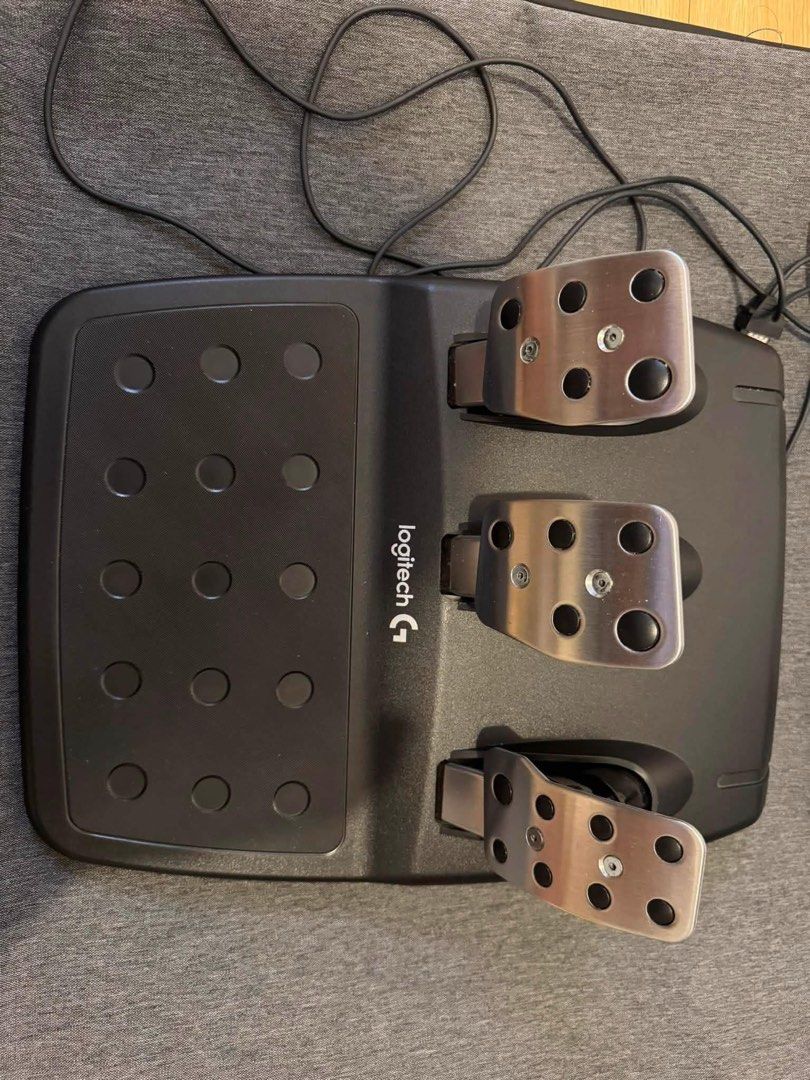 Playstation G29 Driving Force (Category: Controllers) located in Manila. Submitted by kaylkaylkhyle (Listing ID 1443613370, Image 3). Description: - Logitech G29 Driving Force set - Includes steering wheel, pedals, and shifter - Compatible with PS4, PS3, and PC - Original price: P17,990 - Perfect for racing enthusiasts!.