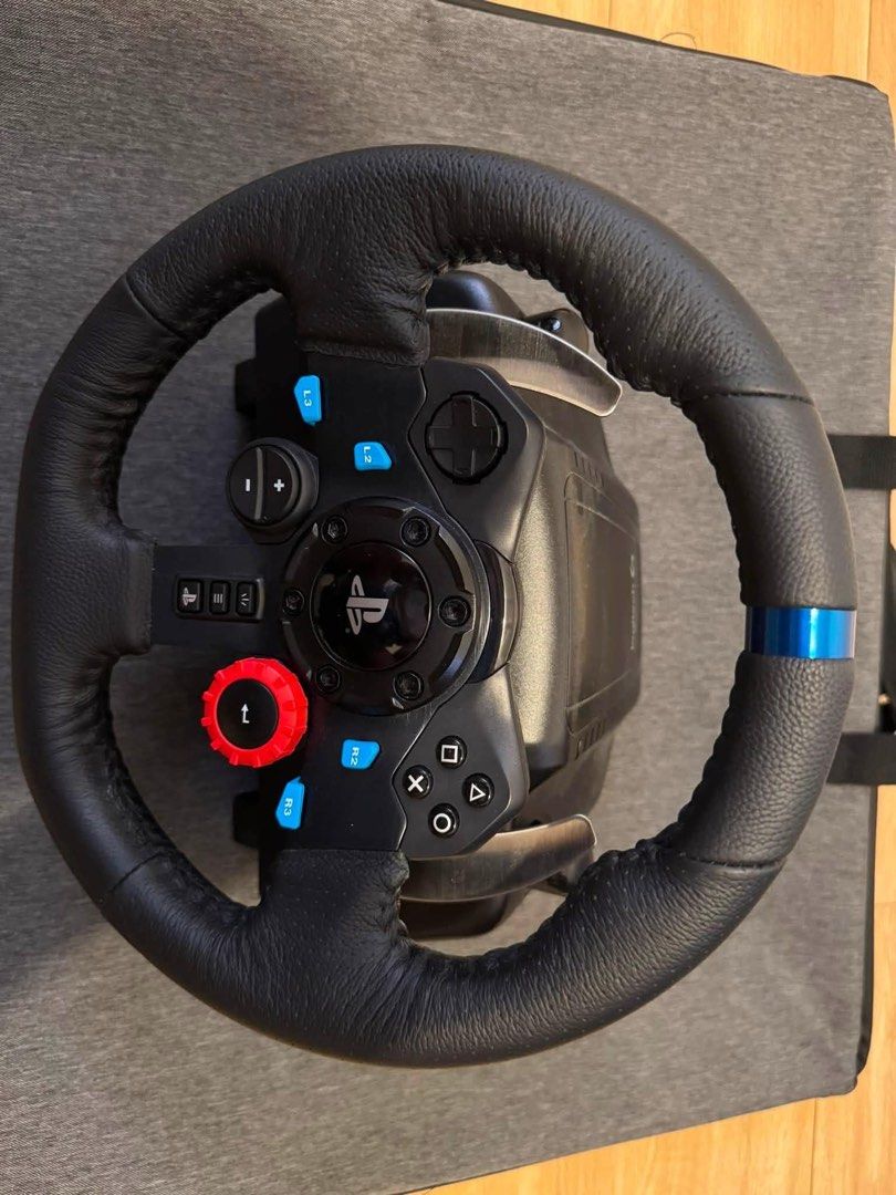 Playstation G29 Driving Force (Category: Controllers) located in Manila. Submitted by kaylkaylkhyle (Listing ID 1443613370, Image 1). Description: - Logitech G29 Driving Force set - Includes steering wheel, pedals, and shifter - Compatible with PS4, PS3, and PC - Original price: P17,990 - Perfect for racing enthusiasts!.