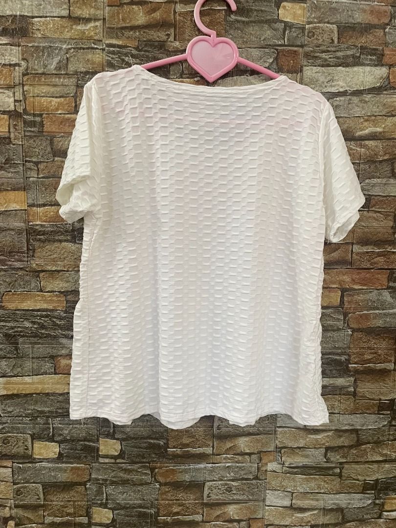 Plus Size Cream White Textured Peplum Top (Category: Sleeveless) located in Pagbilao. Submitted by haveyoumettesa (Listing ID 1443670716, Image 3). Description: - Cream white peplum top - Textured fabric all over - Short sleeves - Flattering peplum cut - Fits XL to 1XL - Worn only once.