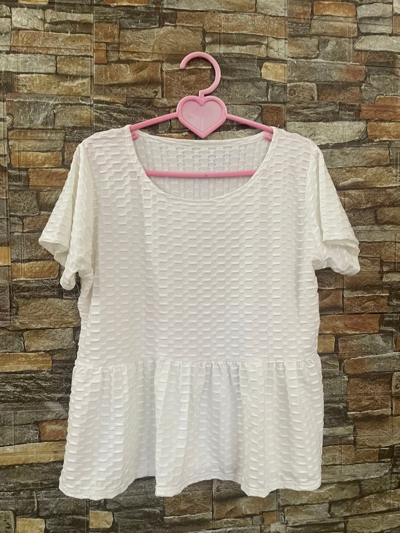 Plus Size Cream White Textured Peplum Top (Category: Sleeveless) located in Pagbilao. Submitted by haveyoumettesa (Listing ID 1443670716, Image 2). Description: - Cream white peplum top - Textured fabric all over - Short sleeves - Flattering peplum cut - Fits XL to 1XL - Worn only once.