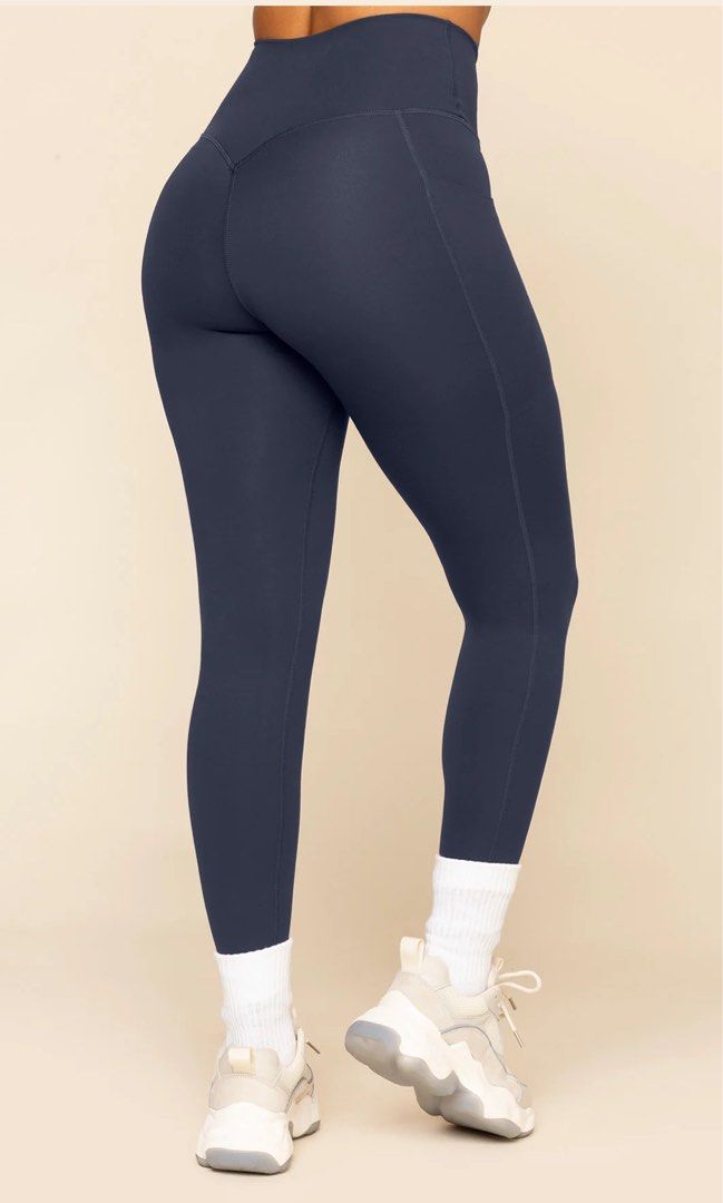 POPFLEX Navy Blue Pocket Leggings (Category: Activewear) located in Mandaluyong City. Submitted by xxtin (Listing ID 1443634911, Image 3). Description: - Navy blue POPFLEX leggings - V-waist design - Convenient side pockets - Comfortable and stretchy material - Ideal for workouts and everyday wear.