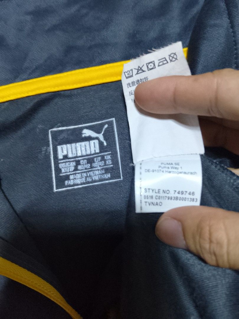 puma X arsenal fly emirates jacket (Category: Coats, Jackets and Outerwear) located in Valenzuela. Submitted by joshwrldselection (Listing ID 1443558084, Image 3). Description: medium excellent condition need wash only thrift..