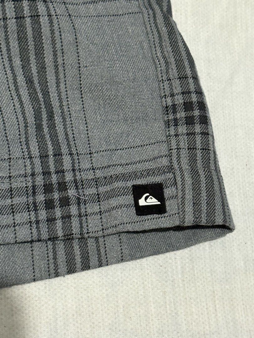 Quiksilver Jorts (Category: Shorts) located in Lucena. Submitted by ryu625 (Listing ID 1443605586, Image 3). Description: Waist- 40 on tag Length-24 Hem- 13 alt, alternative, fashion, grunge, jorts, quiksilver, shorts, surf, surfwear, surf wear, Y2K.