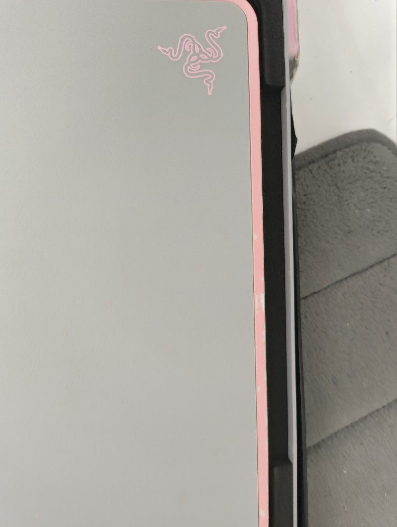 Razer Invicta Mousepad483766209327278082