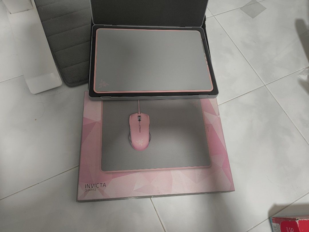 Razer Invicta Mousepad483766209327278080