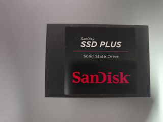 SanDisk SSD PLUS 120GB Solid State Drive 2.5 吋