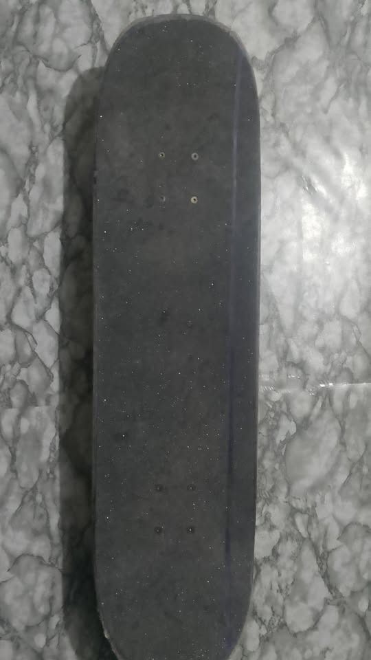 Skateboard ( FRESH POP ) (Category: Skates, Rollerblades & Scooters) located in Quezon City. Submitted by mr.mclovin (Listing ID 1443631875, Image 1). Description: fresh pa yung pop deck ni motic to softwheels napalitan na yung wheels mixed bearrings mob griptape and darkstar trucks fixed price na po 1500 .